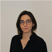 Dottoressa in giurisprudenza offre lezioni di diritto a studenti di liceo e universitari